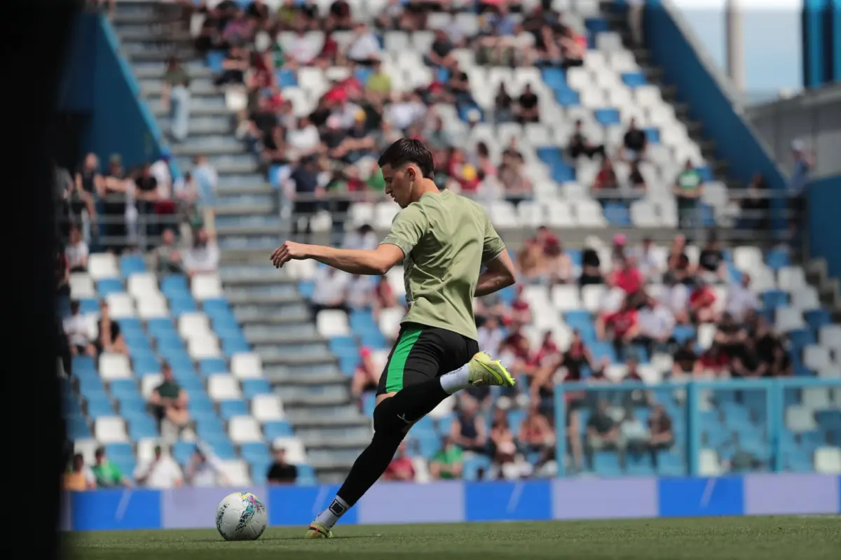 Jugadores del Sassuolo en el calentamiento antes del partido con el Milan, Redes