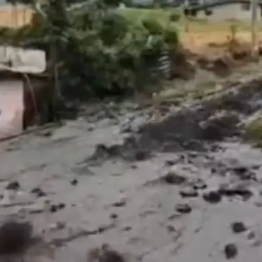 Intensa lluvia en el sur de Quito provocó un aluvión en el sector de Nueva Aurora