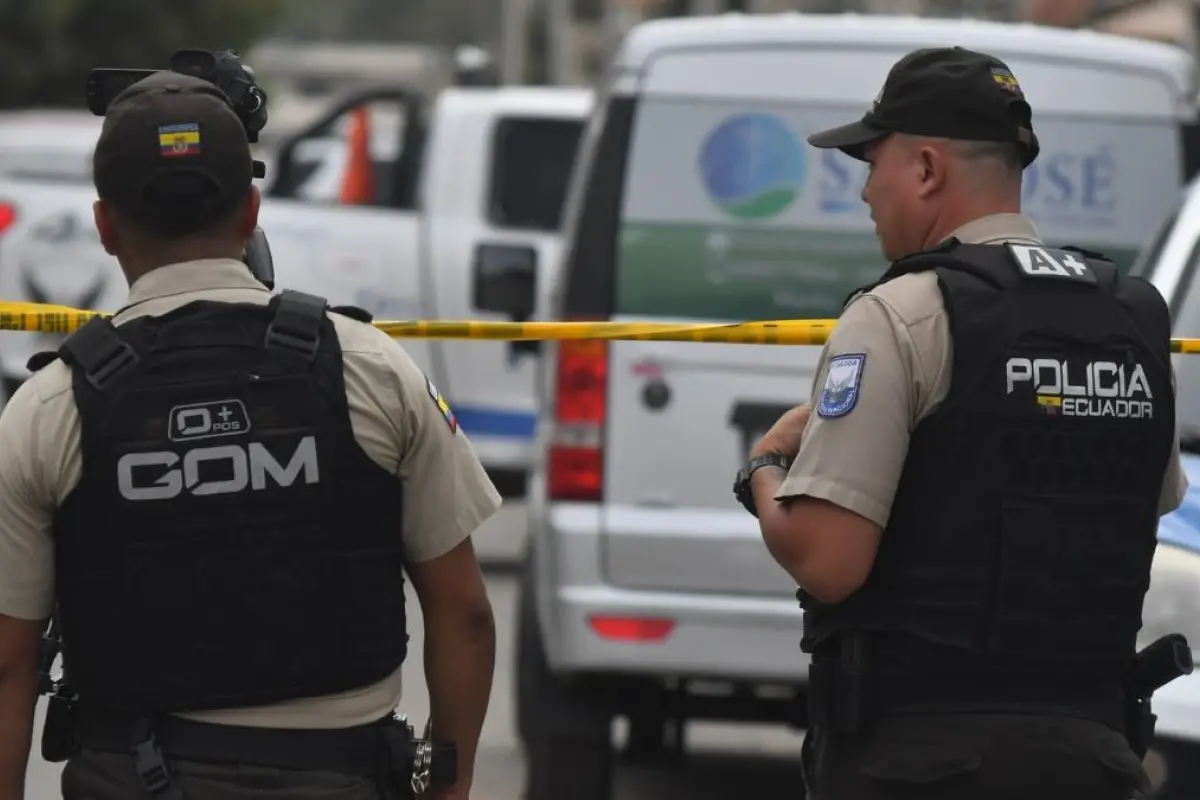 Ataque armado en peluquería de Pascuales, guayaquil, deja cuatro fallecidos y 49 indicios balísticos.