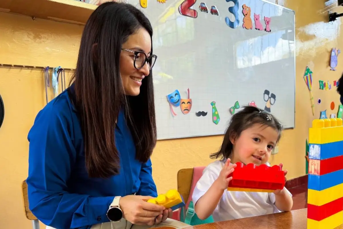 ¿Hay despido masivo de docentes en Ecuador? Esto advierte la Unión Nacional de Educadores (UNE).