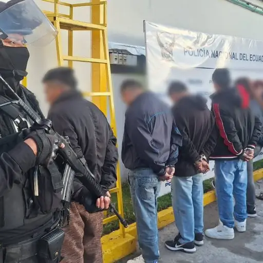 Operación IAD deja detenidos, armas decomisadas y droga incautada en Quito
