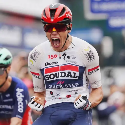 Paul Magnier se convierte en el primer líder del Giro de Italia 2026 tras ganar en Burgas