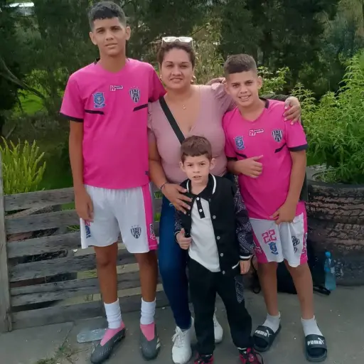 Del vientre a la cancha: tres historias de madres que impulsan el sueño futbolístico de sus hijos
