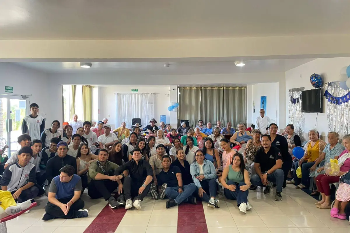 Integrantes del grupo Impulso Juventud Social en una visita anterior en Cottolengo. , El Diario