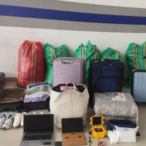 Prisión preventiva para cinco presuntos integrantes de grupo delictivo por robos de maletas en aeropuerto de Quito