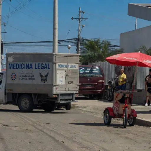Primos asesinados fueron sepultados horas después que los retiraron del Centro Forense, Manta