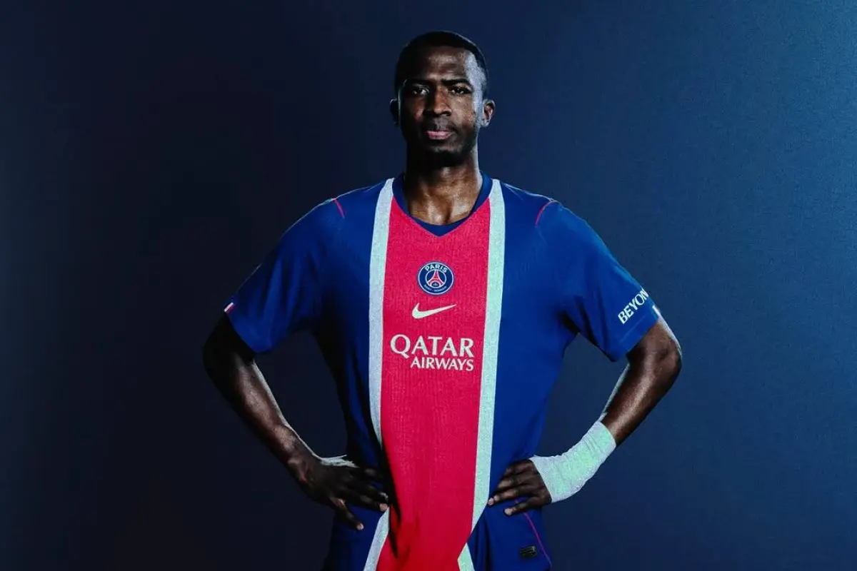Willian Pacho protagoniza campaña oficial del PSG, Redes Sociales
