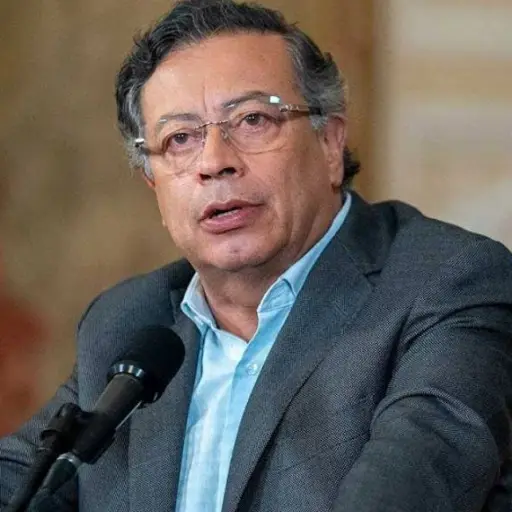 “Ni Noboa, ni Bernie le enseñan a ningún colombiano quien esté equivocado o no”, expresa Gustavo Petro a un día de las elecciones en Colombia