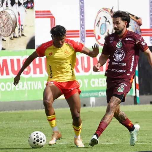 Mushuc Runa y Aucas igualaron 0-0 en un partido marcado por las atajadas y expulsiones
