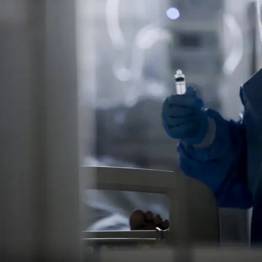 El congoleño hospitalizado en Brasil con síntomas de ébola da positivo en meningitis pero permanece aislado