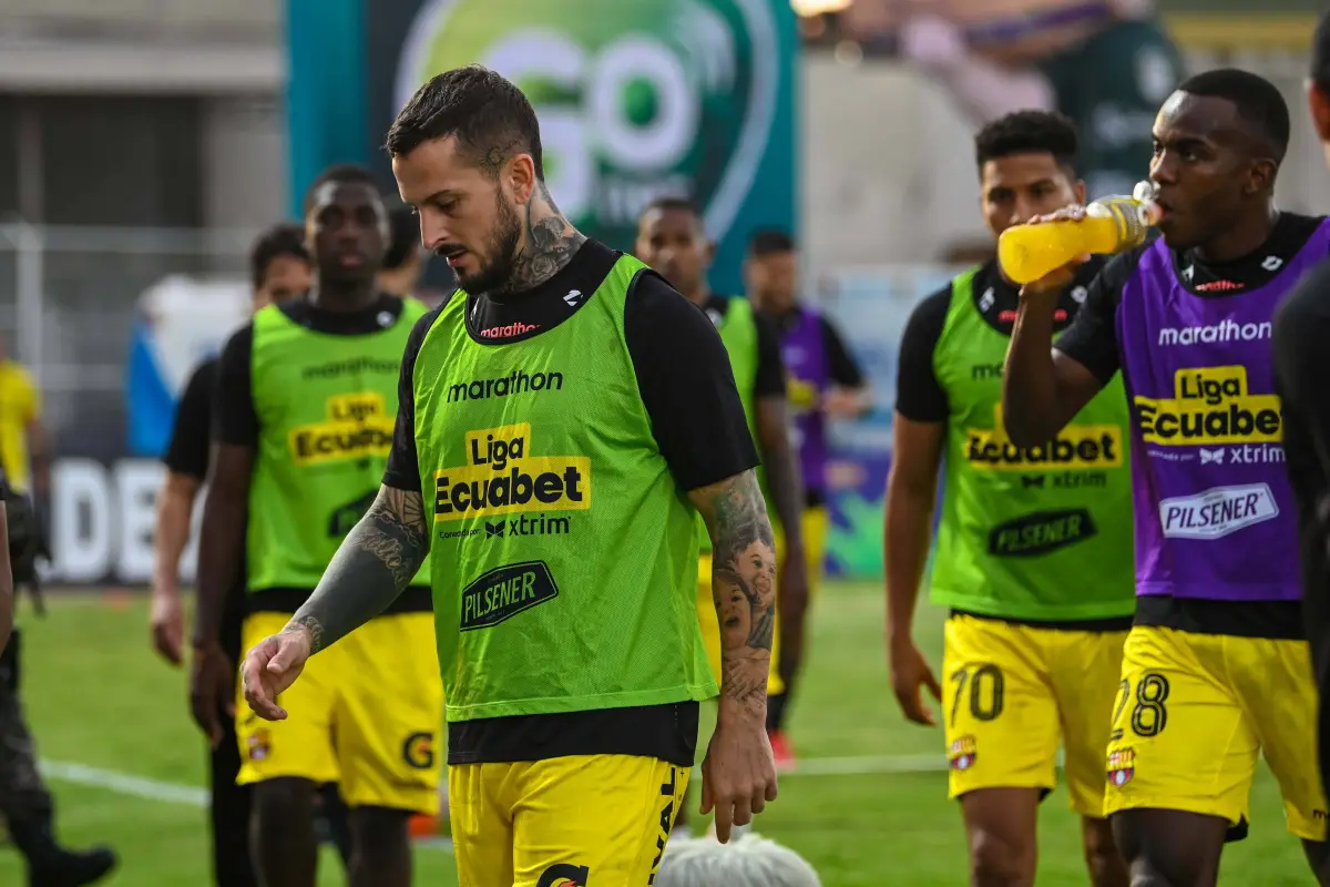 Darío Benedetto, delantero de Barcelona, estará un mes fuera de las canchas