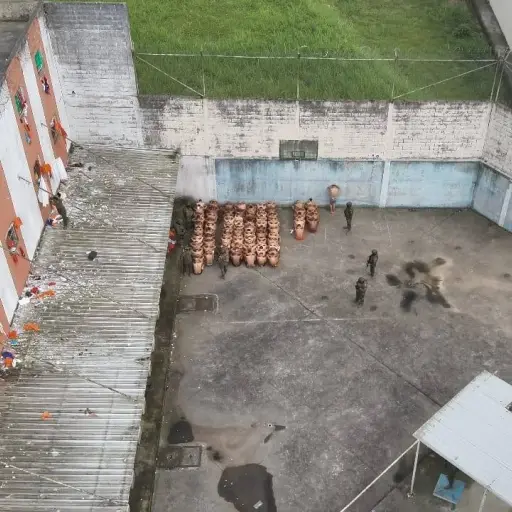 Familiares denuncian suspensión de visitas en el CPL Bellavista de Santo Domingo