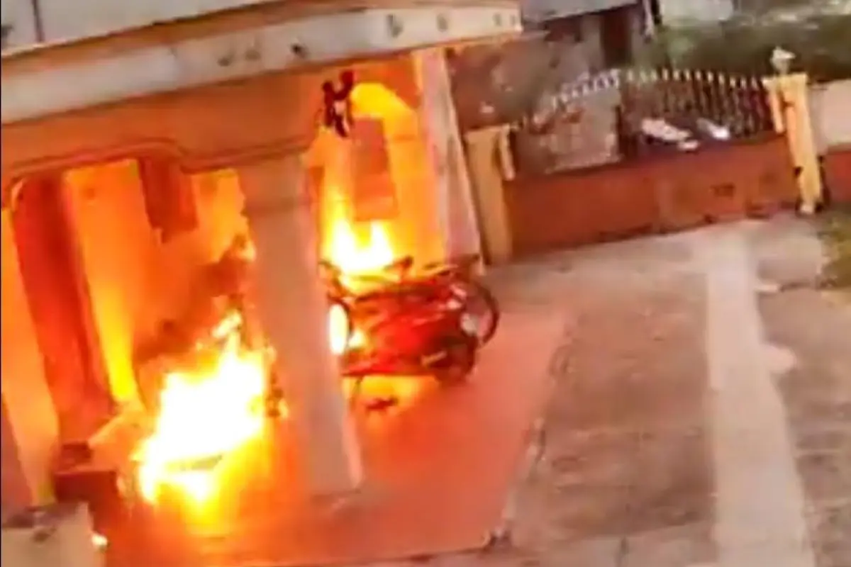 Dos bombas lanzó el sospechoso a la casa de la mujer que lo rechazó tras conocer sus antecedentes., Foto: Captura de pantalla