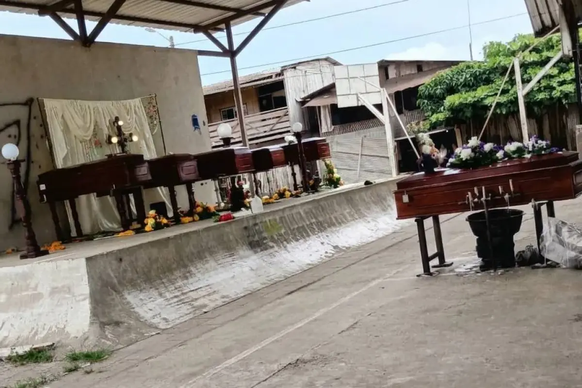 Seis personas asesinadas y calcinadas en una zona recóndita del cantón Pedernales fueron veladas y sepultadas., Redes