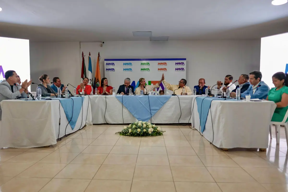 Una sesión anterior del pleno del concejo de Manta. (archivo), Cortesía Municipio de Manta