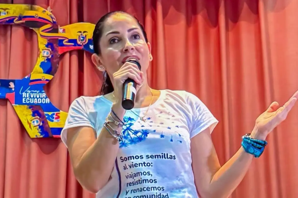 Integrantes de Revolución Ciudadana organizan sorteo en Canuto, Manabí, para cubrir multa del TCE.