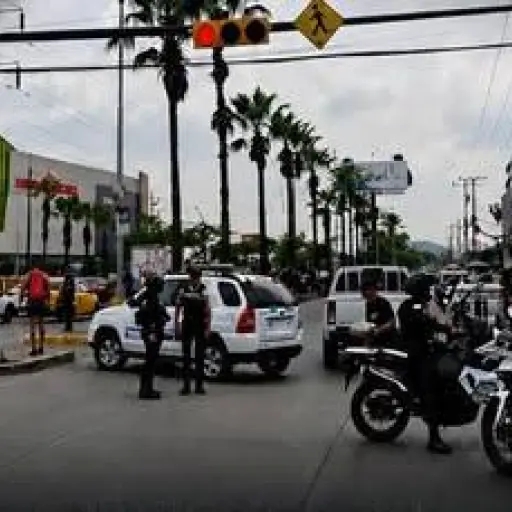 Ataque armado frente a centro comercial dejó un fallecido y tres heridos
