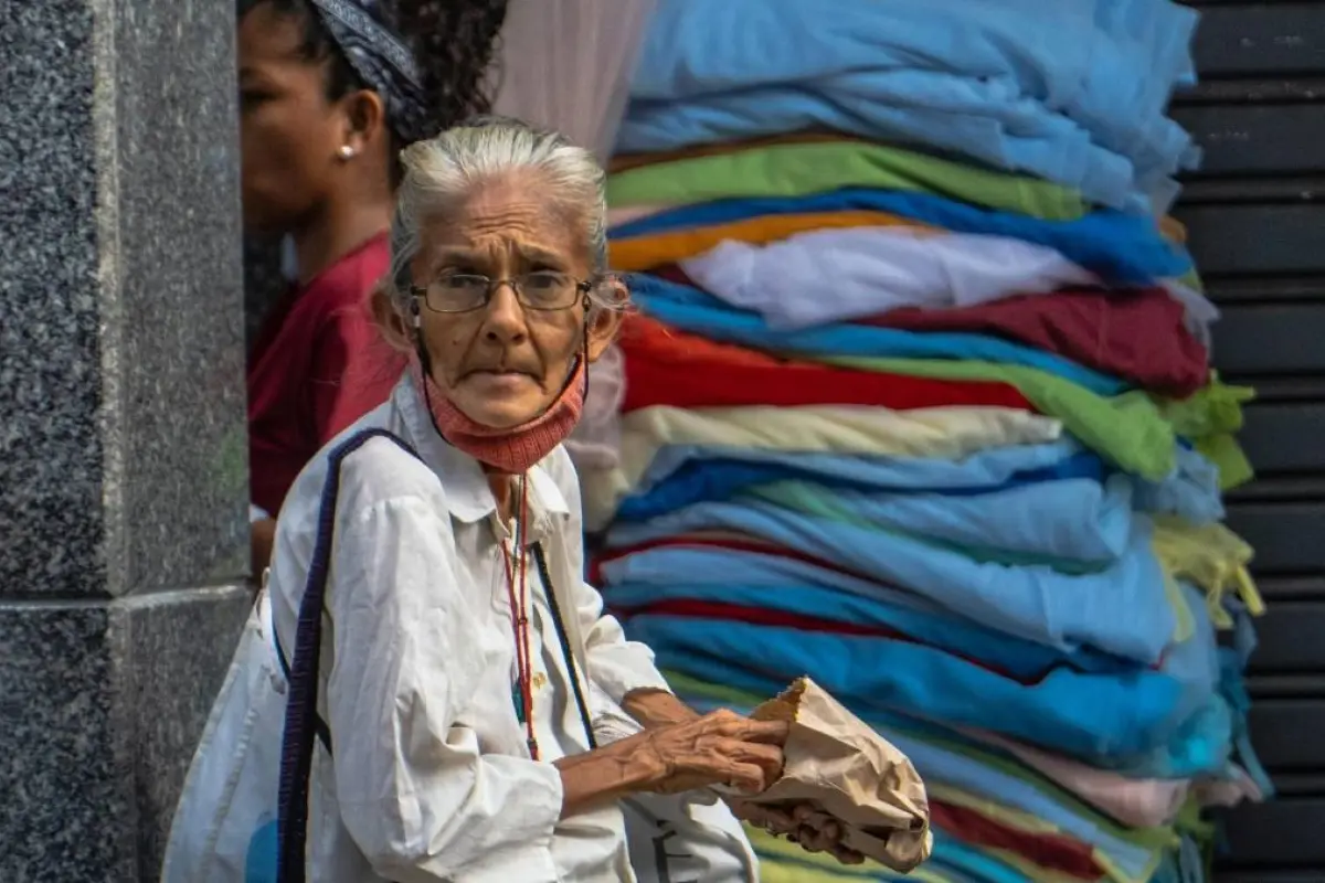 ¿Se terminan los trámites para los adultos mayores en Ecuador? Esto propone una reforma legal.