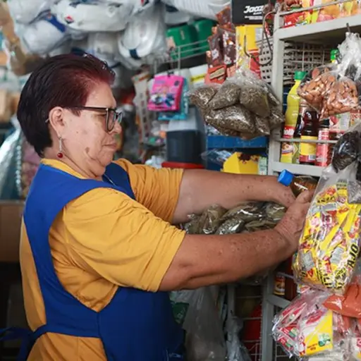 Mercado de las 4 Manzanas mantiene activa la economía popular en el centro de Guayaquil