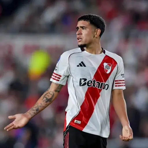 Kendry Páez podría salir antes de River Plate por decisión del Chelsea
