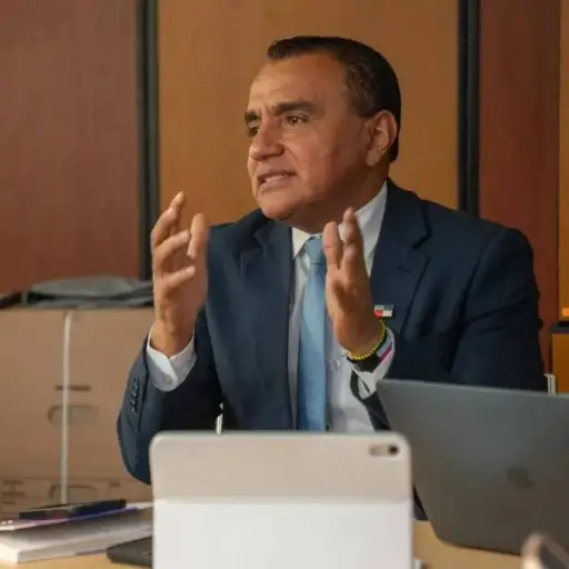 CNE mantiene suspendidos los derechos políticos del alcalde Javier Pincay en Portoviejo