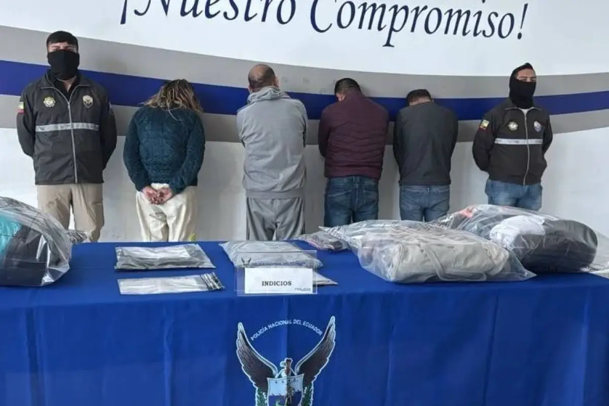 Los sospechosos que fueron detenidos en la ciudad de Quito quedaron a órdenes de las autoridades., Foto: Policía Nacional
