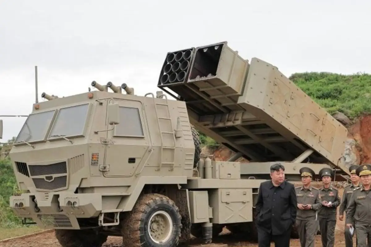 El armamento incorpora un sistema avanzado de guiado terminal asistido por inteligencia artificial., Foto: Agencia de noticias KCNA