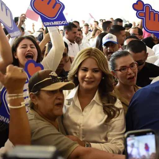 María José Fernández presenta el “Plan Renacer” como eje de su precandidatura en Portoviejo