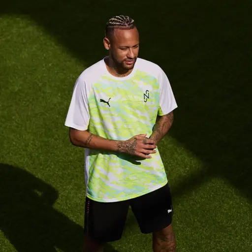 Neymar llega en helicóptero a la concentración de Brasil y será evaluado por lesión en la pantorrilla