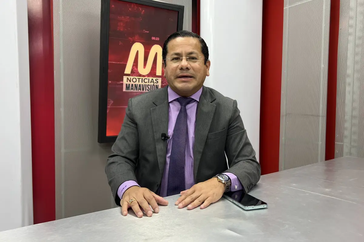 Miguel Roldán, gerente de Portovial, abordó temas de movilidad en Noticias Manavisión., El Diario.