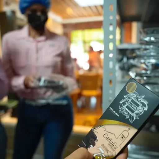 Emprendedores de Manta y Manabí estrenan punto de venta fijo en Mall del Pacífico