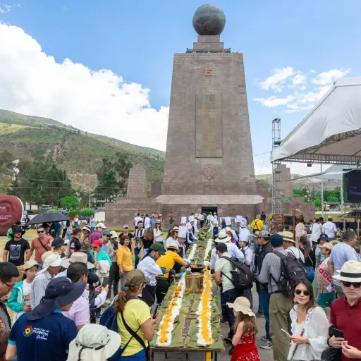 Manabí hizo historia en la Mitad del Mundo con una tonga gigante de 52 metros