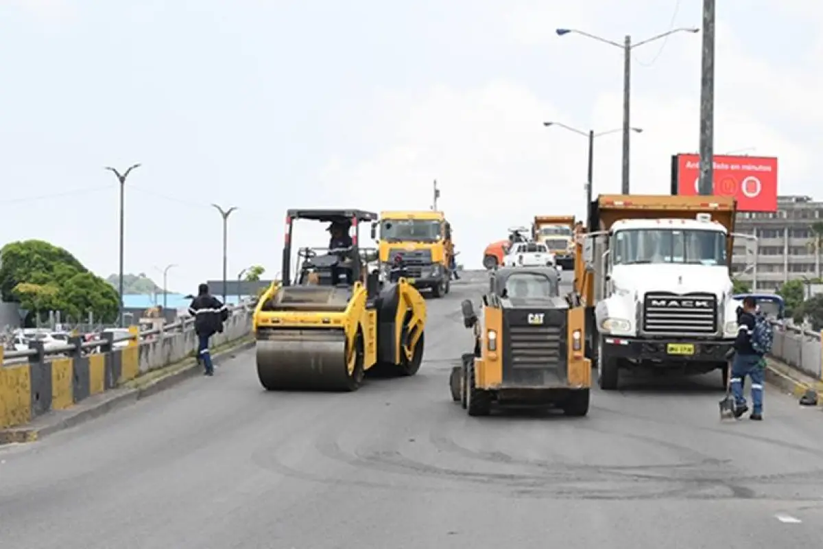 Paso elevado de Guayaquil recibió intervención para mejorar circulación vehicular