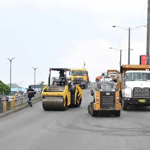 Paso elevado de Guayaquil recibió intervención para mejorar circulación vehicular