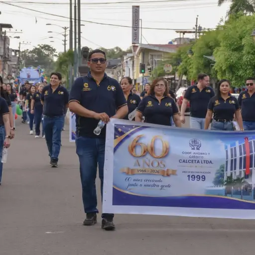 Pregón se tomó las calles de Bolívar por los 60 años de la Cooperativa Calceta Ltda