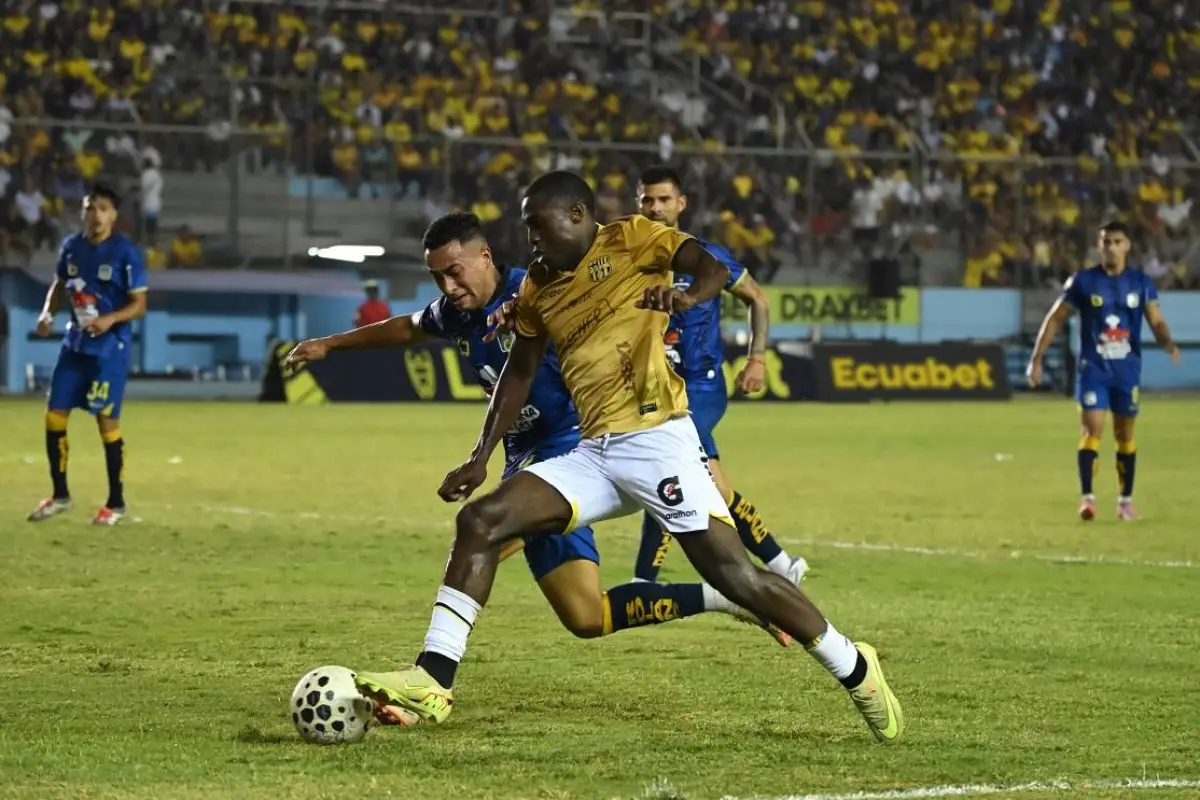 Unos 16 mil hinchas aproximadamente llegaron al estadio Jocay para el partido entre Barcelonan SC y Delfín SC en el estadio Jocay., Foto: Apifoto