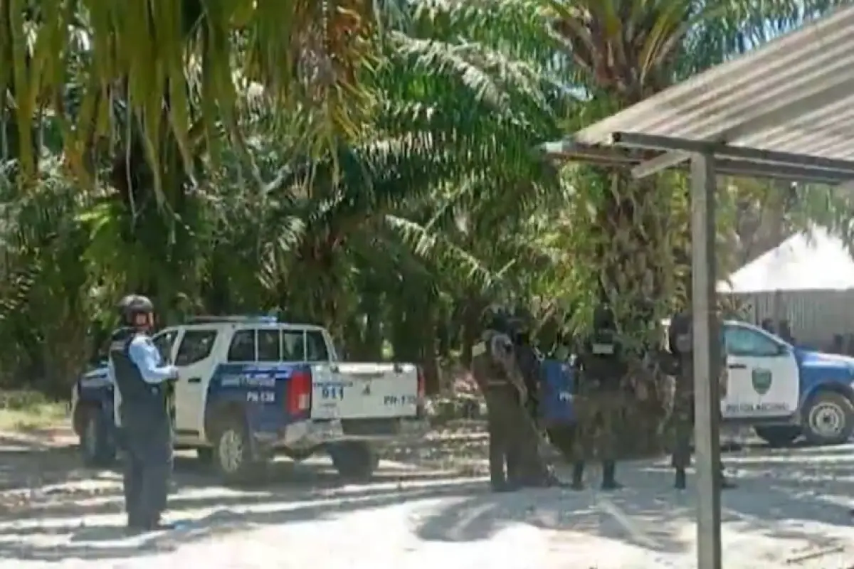 Agentes de la Policía hondureña y dek Ejército llegaron hasta la propiedad donde se dio la masacre., Foto: Agencias