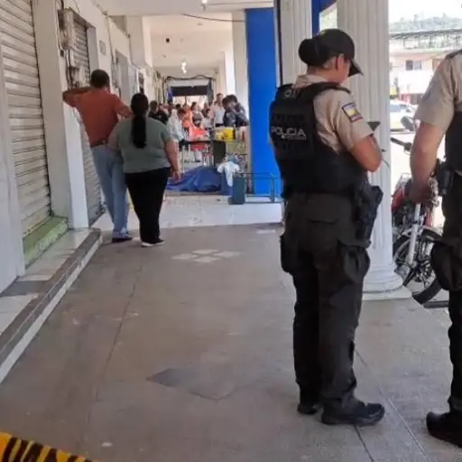 Asesinan a un hombre en los exteriores de una picantería en el centro del cantón Santa Ana