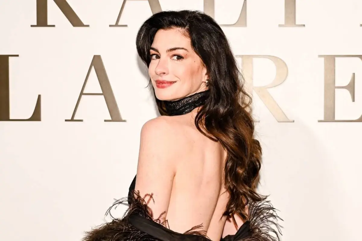 Anne Hathaway 