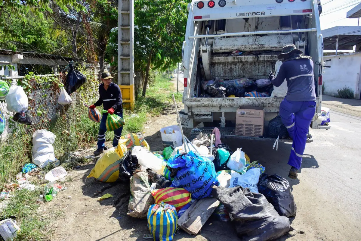 Portoviejo genera entre 400 y 500 toneladas de basura al día, que son depositadas en celdas emergentes del vertedero., El Diario