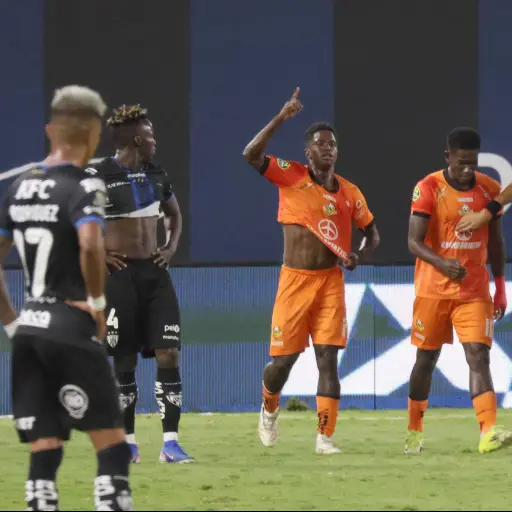 Libertad FC sorprende y derrota 3-2 a Independiente del Valle en el estadio Banco Guayaquil