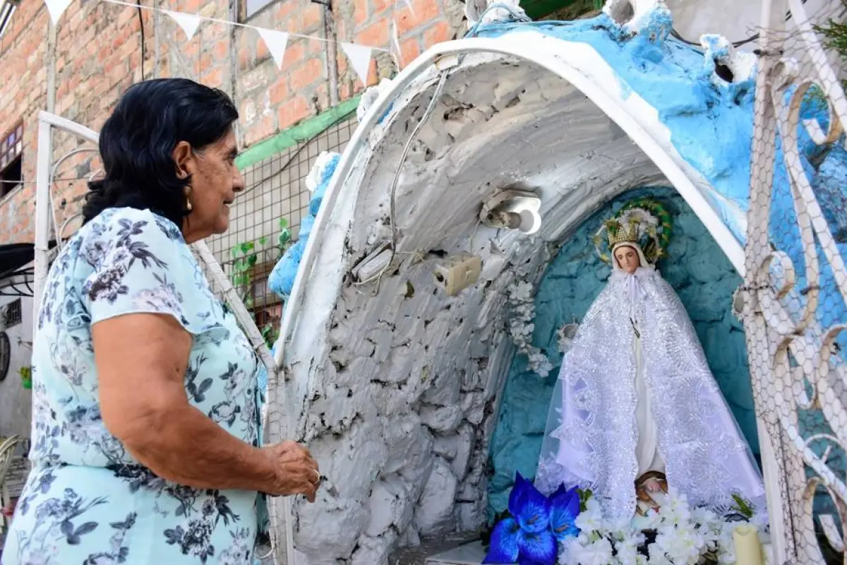 MES DE LA VIRGEN MARÍA PORTOVIEJO