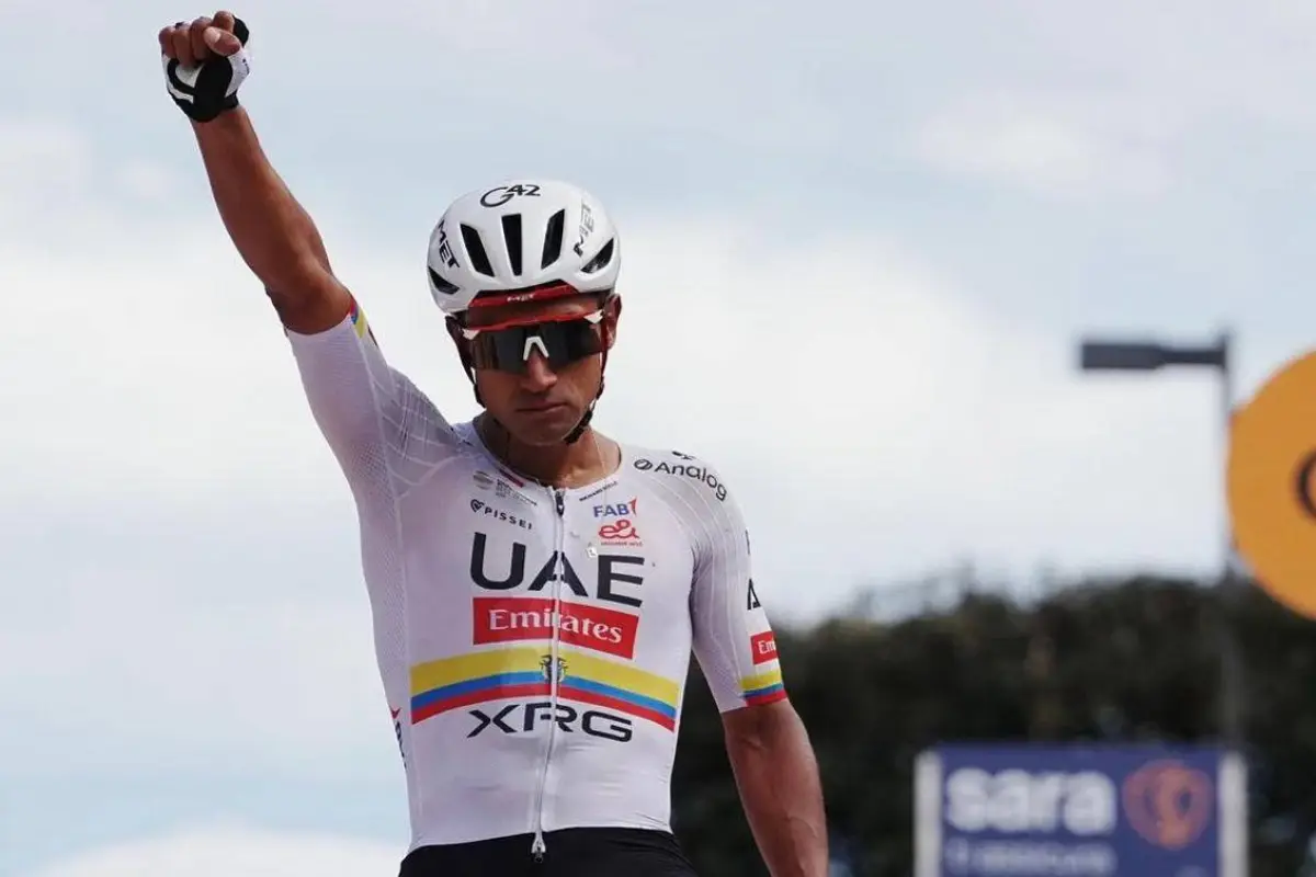 Jhonny Narváez hizo historia al convertirse en el primer ecuatoriano en vestir la Maglia Ciclamino del Giro de Italia., Redes sociales