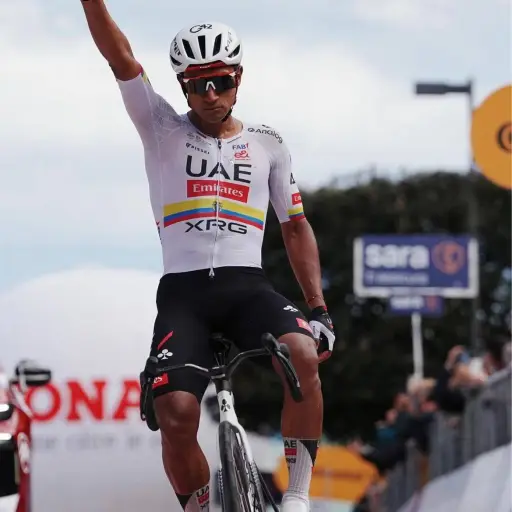 Jhonatan Narváez hace historia: es el primer ecuatoriano en vestir la Maglia Ciclamino del Giro de Italia