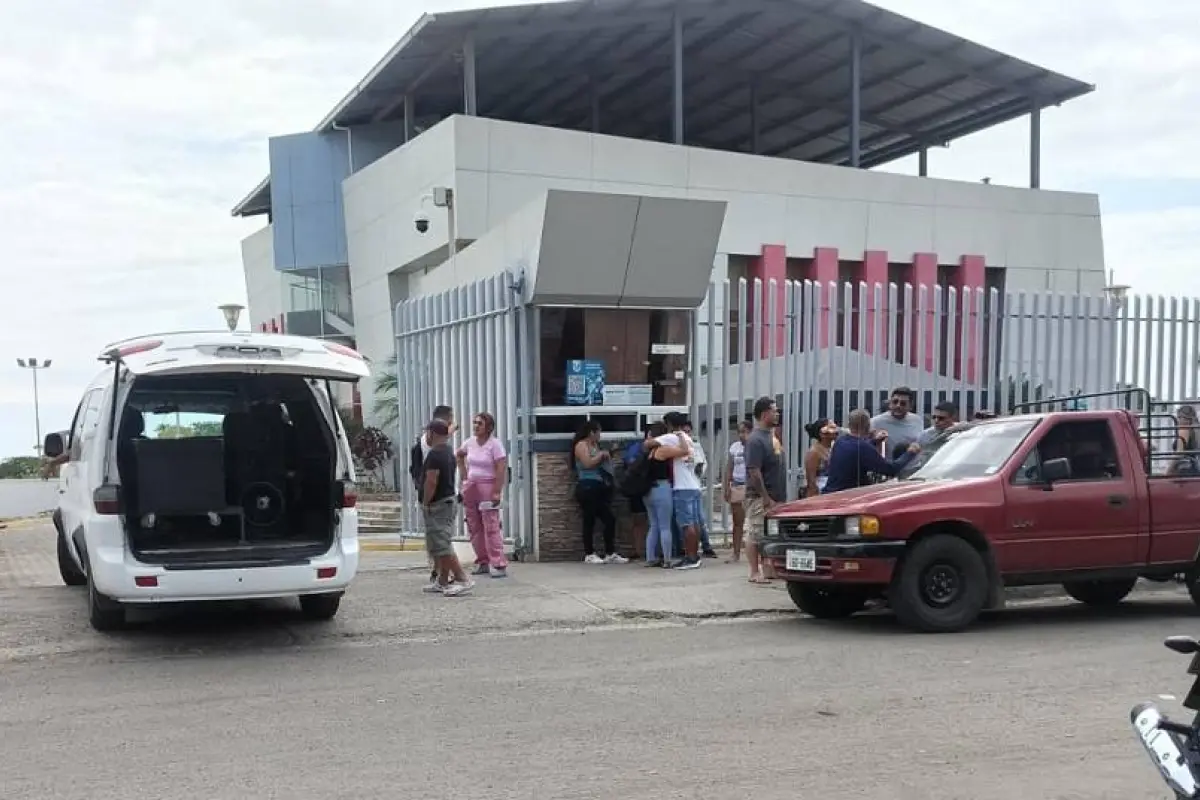 El cuerpo de Jonny Briones fue ingresado al centro forense de la ciudad de Manta., Foto: El Diario