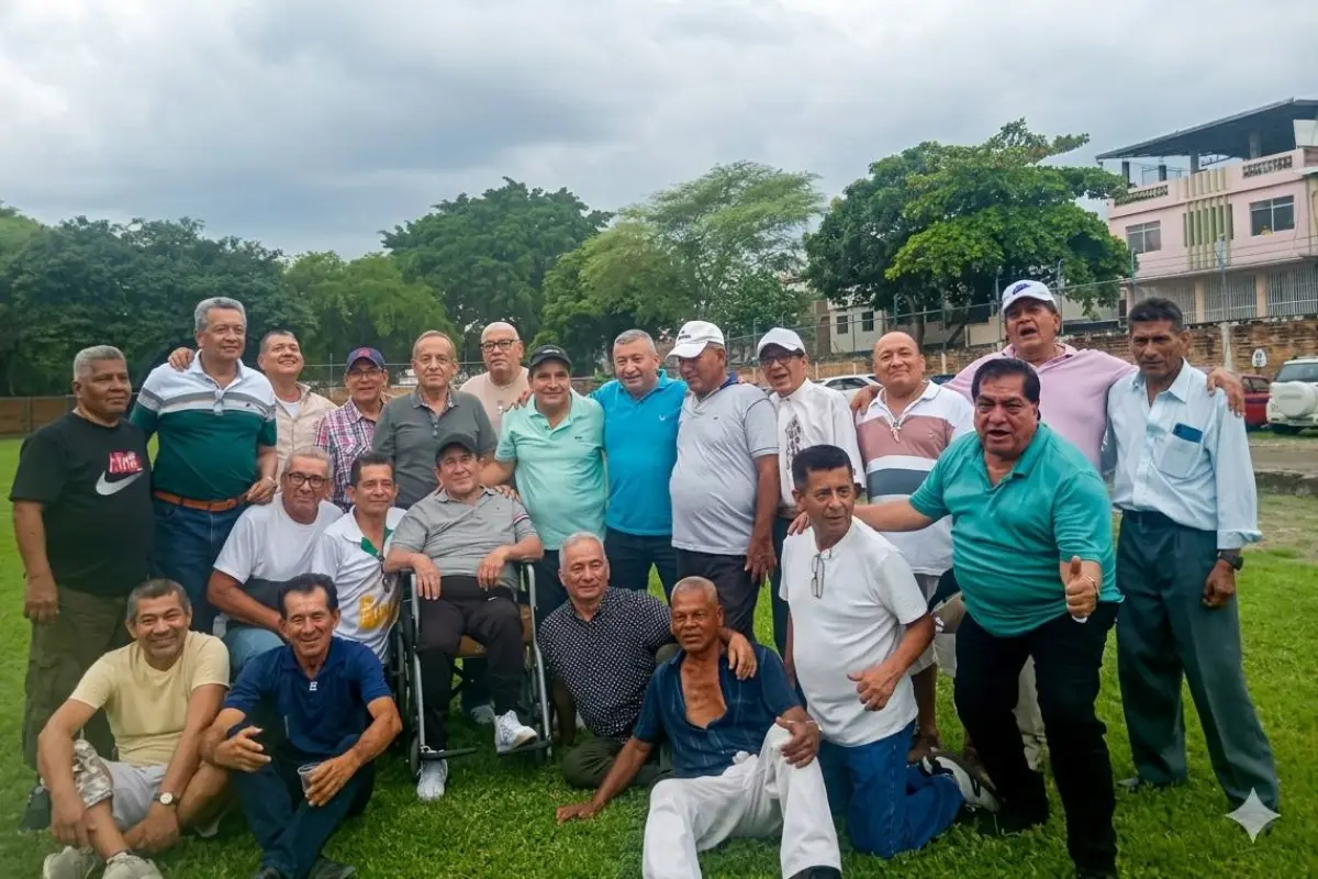 Compañeros de la leva 1963 se reunieron en Portoviejo para compartir una tarde entretenida y celebrar 43 años de amistad desde que cumplieron el servicio militar., Ed