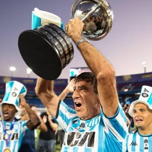 Racing Club despidió al técnico Gustavo Costas tras quedar eliminado de la Copa Sudamericana