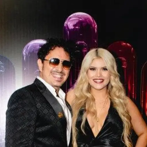 Douglas Bastidas se casará con Gabriela Cueva tras siete años de relación