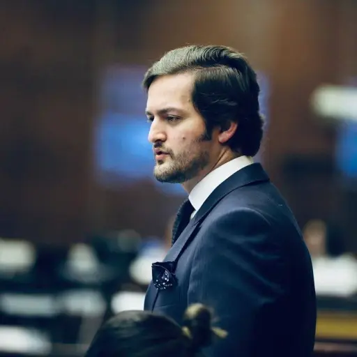 Esteban Torres asume la conducción de la bancada oficialista ADN en la Asamblea Nacional de Ecuador