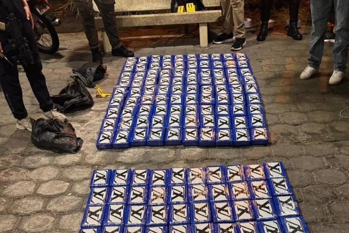 Un cargamento de cocaína fue interceptado en el cantón El Carmen durante un operativo policial., Policía Nacional